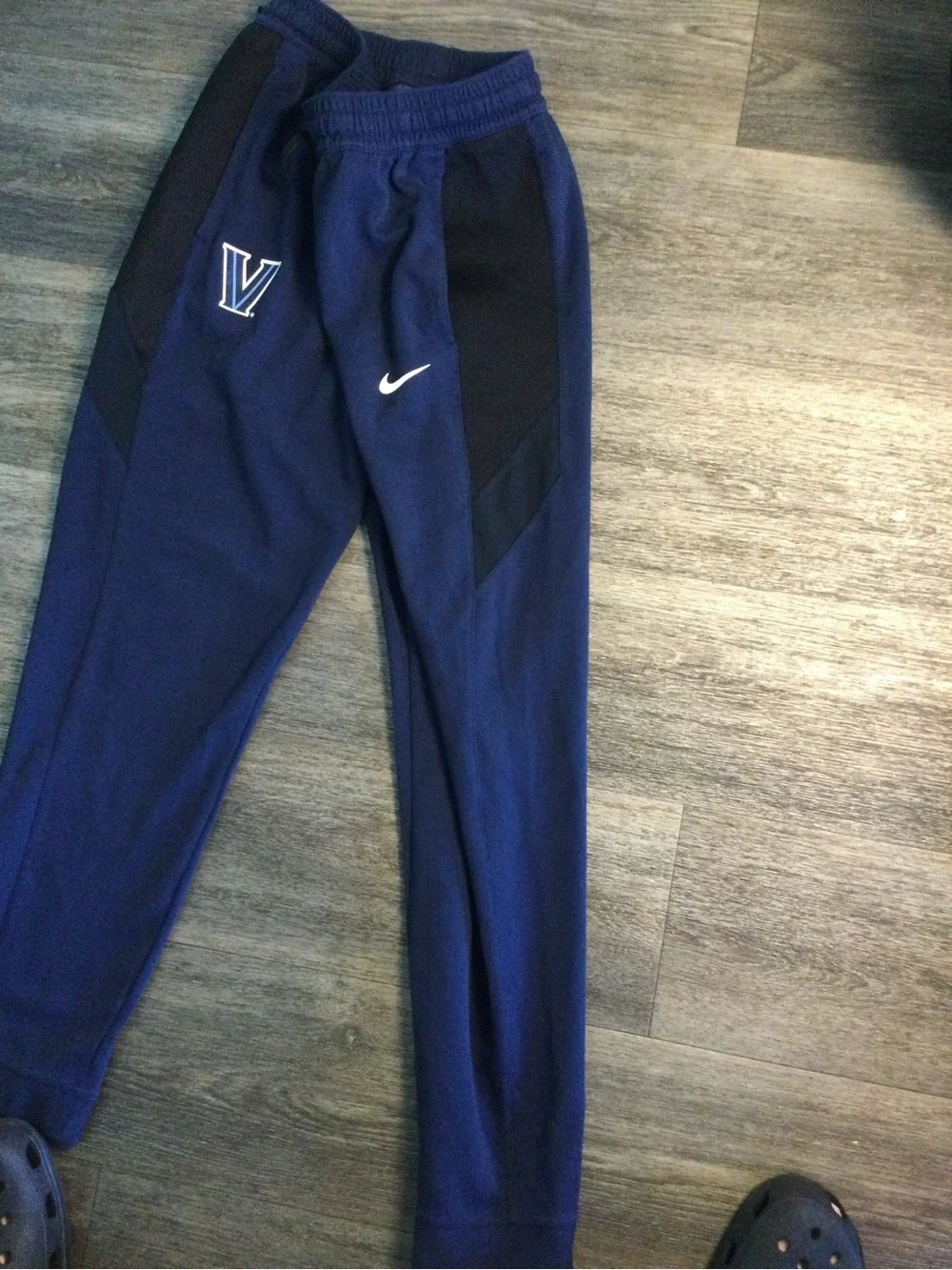 Villanova Nike Men's Navy Blue Athletic Jogger Pants with Logo
